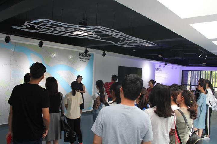 说明: https://stc-new.8531.cn/assets/20180614/1528941390181_5b21cb4e159bb81749ce50f3.jpeg